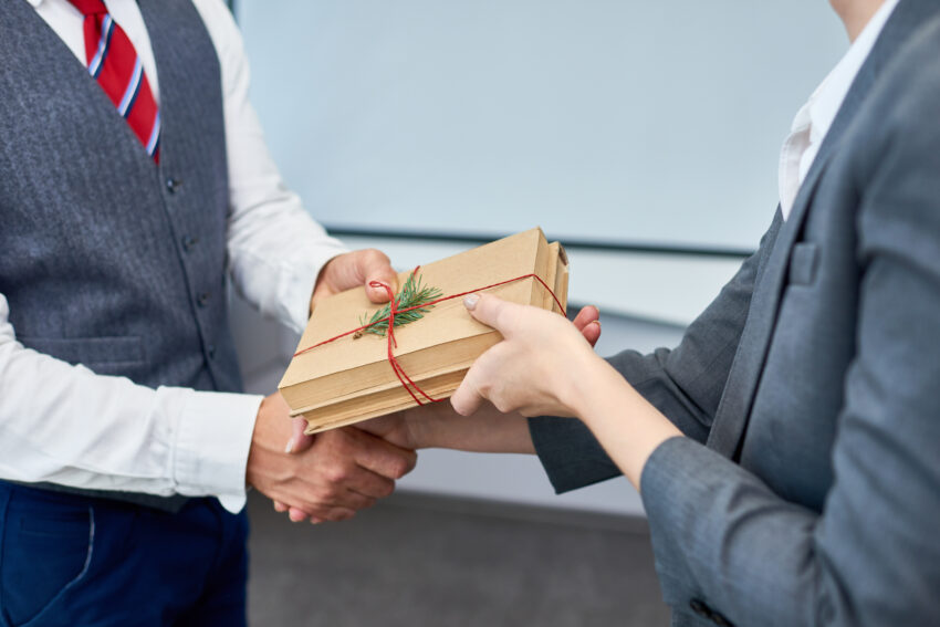 Unveiling the Top Corporate Client Gifts of 2024: Elevate Your Business Relationships